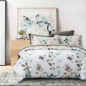 Elegante y Versátil Juego de Funda Nórdica de Microfibra con Diseños Florales, Juego de Ropa de Cama Esencial - Product Image 1