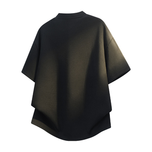 เสื้อยืดคอตั้งแขนสั้นทรงหลวมสำหรับผู้ชาย แบบซิป ¼ ตัว ผ้าถัก สีเทาล้วน ชายเสื้อแบบดรอปเฮม สไตล์สตรีทแวร์ - Product Image 4