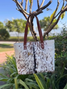 Sac fourre-tout en cuir véritable avec poils, sac à bandoulière vintage, sac de voyage portable, vente en gros B2B - Product Image 1