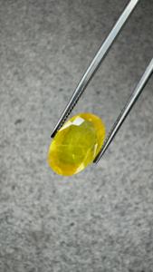 Saphir Jaune Vif Naturel Certifié GIA de 4 Carats, Coupe Ovale, Pierre Précieuse Libre pour Bijoux de Luxe Personnalisés - Product Image 3