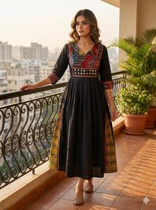 Conjunto de Kurta de Mezclilla para Mujer con Bordado Floral, Corte Holgado, Estilo Casual, Pantalones hasta el Tobillo, Estilo Indio, de Algodón - Product Image 5