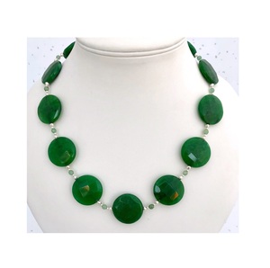 Collar con Colgante de Resina Hecho a Mano APEX ALIGN con Diseño Artístico para Regalo de Mujer - Product Image 1