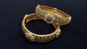 Bracelets TISHYA DIAMOND en alliage métallique plaqué or avec motif floral, incrustés de cristaux et de strass, pour femmes, bijoux de mariage tendance - Product Image 4