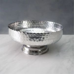 Bol à fruits artisanal en métal martelé à la main, avec pieds, argenté, centre de table décoratif, plat de service décoratif pour la cuisine et la salle à manger - Product Image 1