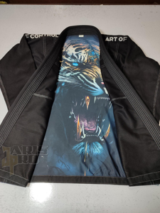 ชุดยิวยิตสูทนทานสำหรับกีฬาต่อสู้ MMA คลับ 440 GSM ผ้าเพิร์ลวีฟ เสื้อโค้ท 10 ออนซ์ กางเกงริปสตอป ทีม น้ำหนักเบา ผ้าฝ้าย 100% พร้อมชุดซับใน - Product Image 6