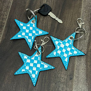 พวงกุญแจหนังดีไซน์รูปดาวลายตารางหมากรุกที่ทันสมัยเครื่องประดับรูปดาวน่ารักพวงกุญแจและของขวัญสำหรับผู้หญิง - Product Image 4