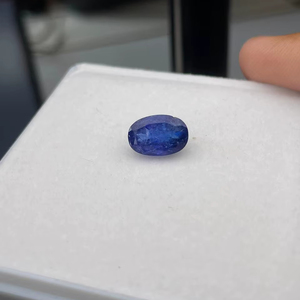 แทนซาไนต์ธรรมชาติ 3.85 กะรัต รูปทรงวงรี คุณภาพระดับ AAA พร้อมความเงางามระดับ AAA และสีสวยงาม เหมาะสำหรับการทำเครื่องประดับทุกชนิด ในราคาประหยัด - Product Image 5