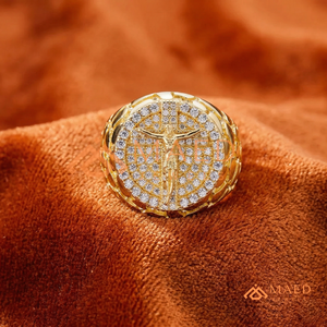 Bague Croix de Jésus Plaquée Or 18 carats |   Médaille crucifix sertie de pierres |   Bijoux religieux hip-hop en or jaune - Product Image 1