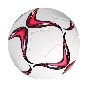 Ballon de football blanc CORE FIELD taille 5, cousu à la machine, motif flamme rose et noir, écologique - Product Image 2