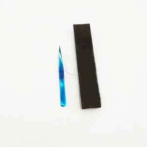 Pince à épiler pour cils bleue avec revêtement plasma, pointe droite, nouvelle prise en main / Pince à épiler individuelle, emballage en boîte noire - Product Image 6