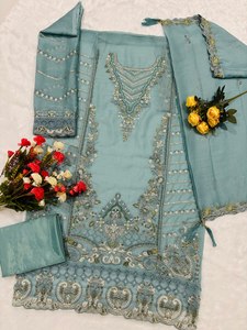 Salwar Kameez en soie bleu clair brodé pour femmes avec dupatta, tenue traditionnelle indienne et pakistanaise, coupe ample, longueur au sol - Product Image 2