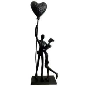 Figurine de couple en métal inspirée des liens émotionnels, accent artistique pour la maison, idéale pour un cadeau de mariage et une décoration romantique de chambre, provenant d'Inde - Product Image 1