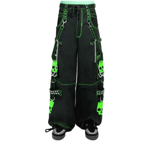 Pantalon Harem Noir Style Punk pour Homme avec Chaînes Têtes de Mort Rouges, Multiples Poches, Taille Élastique et Cordon de Serrage – Tendance Automne - Product Image 2