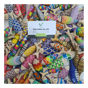 Pez de Madera Pintado a Mano para Colgar en la Pared, Diseño de Escamas Arcoíris, Figura Artística de Animal, VIGI FARM Iris Binh Thuan, Artículo Coleccionable - Product Image 5