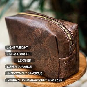 Sac de voyage classique en polyester pour homme, forme tonneau, avec bandoulière, fermeture éclair étanche, design durable, idéal pour les affaires - Product Image 4