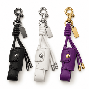 Porte-clés personnalisé en cuir PU avec bouton-pression, mini sac de luxe - Product Image 1