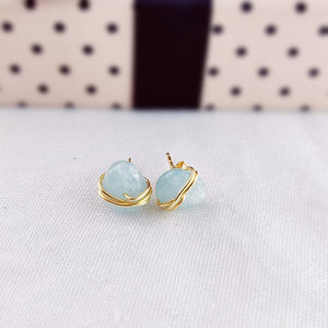 Pendientes Pequeños de Plata de Ley 925 con Aguamarina y Baño de Oro |   Joyería de Aguamarina Natural con Alambre Envolvente, Piedra de Nacimiento - Product Image 5