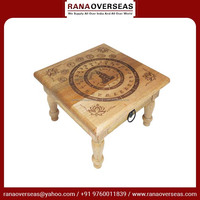 Table d'autel carrée en bois artisanale et écologique Rana Overseas Inc. avec gravures en relief, logo personnalisé, haute qualité