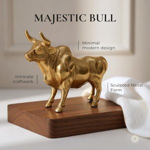 Figura de Toro Metálica con Acabado Dorado, Adorno para Escritorio de Oficina - Product Image 2