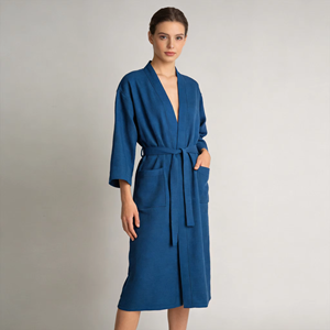 Peignoir de bain personnalisé bleu pour hôtel, en coton gaufré, unisexe, avec logo - Product Image 1