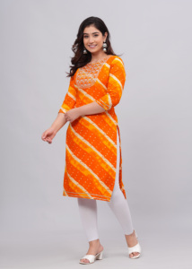 ชุดคุร์ติสีเหลืองพิมพ์ลายสำหรับผู้หญิง พร้อมปักลายที่คอเสื้อ แขน 3/4 สวมใส่สบายๆ สไตล์ชาติพันธุ์ ทรงตรง เหมาะสำหรับใส่ในชีวิตประจำวัน - Product Image 5