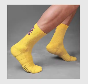 Chaussettes de sport épaisses en tissu éponge, unisexes, avec logo personnalisé, style hip-hop pour hommes, conçues par OEM. - Product Image 6