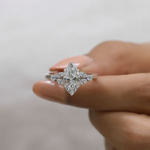 Bague de fiançailles vintage en diamant marquise, élégante et luxueuse, en or blanc, pour anniversaire, cadeau de bijoux fins pour mariée, idéale pour les fêtes - Product Image 4
