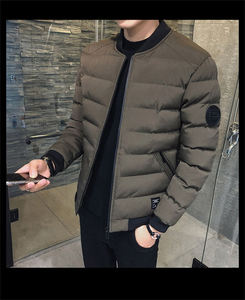 Veste matelassée en duvet de haute qualité, manteau rembourré pour hommes, veste à logo personnalisé, veste d'hiver chaude noire à capuche pour hommes - Product Image 4