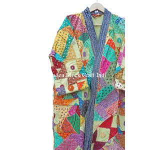 Veste Kantha vintage décontractée pour femme, séchage rapide, col en V, robe kimono, rembourrage en coton fait main, motif floral, cadeau idéal pour maman - Product Image 2