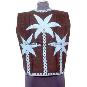 Chaleco Bordado Floral Único, Ecológico, para Invierno, Forro Cómodo, Chaqueta de Algodón Suzani de Inspiración Vintage para Mujer - Product Image 3