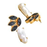 Anting-anting gantung kluster daun Vasonite Mutiara Baroque, berlapis emas 18K, kuningan anti-korosi, bebas nikel, hipoalergenik, berbentuk bunga
