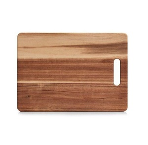 Planche à découper en bois massif, planche à découper naturelle faite à la main, planche de service de cuisine, style rustique avec poignée de suspension pratique - Product Image 1