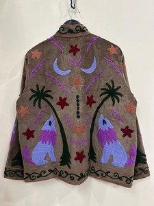Manteau Bohème Celestial Wolf, Veste en Velours Brodé à la Main Style Suzani, Textile Artistique, Combinaison Indienne Traditionnelle et Moderne, Vêtement d'extérieur - Product Image 1