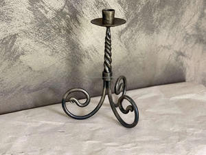 Bougeoir forgé à main type corde tourbillonnante métal 3 pieds en fer forgé bougeoir | Fabriqué à la main - Product Image 3