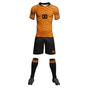 Ensemble de maillot de football unisexe personnalisé, sublimé, orange rayé, avec short et chaussettes, anti-transpiration, antibactérien, respirant - Product Image 1