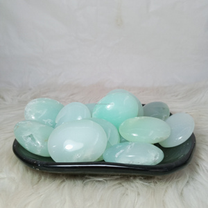 Vente en gros pierre de palmier chrysoprase naturelle d'Indonésie de haute qualité pierres précieuses artisanat cristal de guérison taille 45x35x15mm - Product Image 1