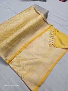 Sari en soie Banarasi exclusif pour femmes - Product Image 3