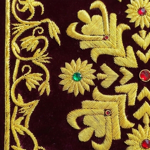 Parche Bordado a Mano con Monograma Mariano en Oro, Corona Litúrgica, Estrella, Estandarte de Iglesia, Velo de Cáliz Católico, Vestimenta - Product Image 4
