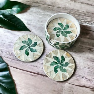 Sous-verres ronds faits à la main en nacre, lot de 6, motif feuille verte incrustée, avec support de rangement, diamètre 10 cm, de REHMAN CRAFT - Product Image 2
