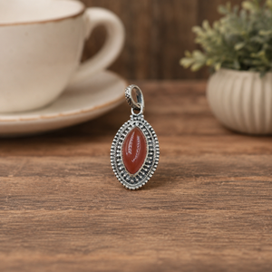 Pendentif artisanal en cornaline rouge marquise, en argent sterling 925, plaqué or rose et or jaune, style vintage perlé, pièce maîtresse - Product Image 6