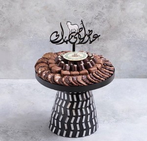 Support à gâteau de luxe en nacre, présentoir en coquillages mosaïques anthracite avec garniture festive, magnifique vitrine à desserts - Product Image 3