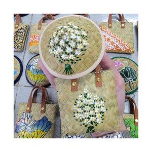 Porte-clés artisanal en herbe de jonc, fait main, en jonc naturel, pour souvenir, cadeau et breloque de sac, Vietnam - Product Image 2