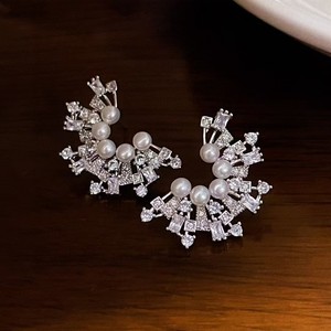 ต่างหูคริสตัลหรูหราขนาดเล็ก ดีไซน์ประณีต ระยิบระยับดุจดวงดาว ประกายไฟ ดีไซน์อเนกประสงค์ - Product Image 3