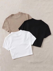 เสื้อครอปแขนสั้นผู้หญิง คอกลม สีพื้น ลำลอง ทรงเข้ารูป สีขาว สีดำ สีเบจ - Product Image 3