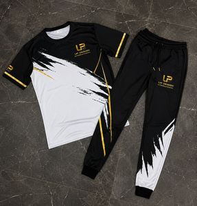Conjunto Deportivo Personalizado de Camiseta y Pantalones Deportivos de Poliéster Sublimado para Hombre, Ropa Deportiva para Entrenamiento, Gimnasio, Running, Casual, OEM, ODM - Product Image 3