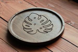 Bandeja de Servir de Madera de Nogal con Diseño de Hoja de Monstera Tallada, Estilo Rústico, de Una Sola Capa, para Cocina y Escritorio - Product Image 6