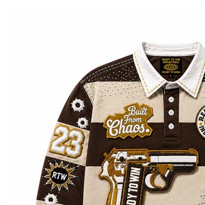 T-shirt à manches longues pour homme READY TO WIN INDUSTRIES, style streetwear, patchwork brodé, marron beige, bordure contrastée, coupe classique - Product Image 3
