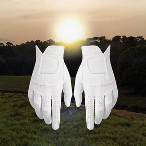 Paire de gants de golf unisexes en microfibre Punchin Sports pour la main gauche, respirants, antidérapants, avec fermeture auto-agrippante, blancs avec accents roses - Product Image 2