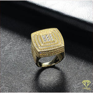 Bague de luxe pour homme en argent sterling 925 avec diamant Moissanite, face carrée audacieuse, multiples rangées scintillantes et bijoux en gros - Product Image 3