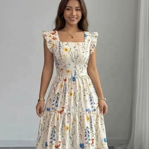Vestido maxi floral de inspiración vintage con cuello cuadrado elegante y mangas cortas con volantes femeninos para mujer. - Product Image 1